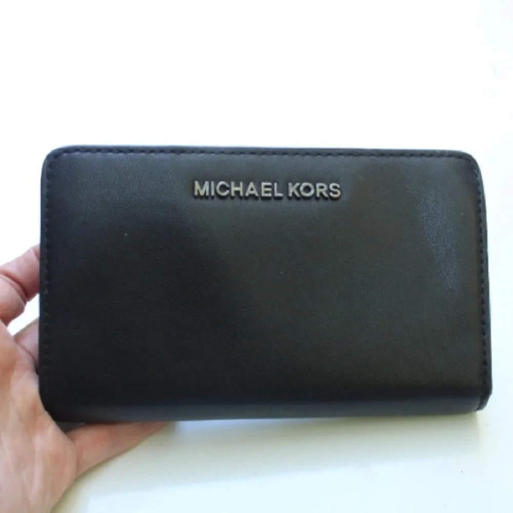 Michael Kors jet set wallet